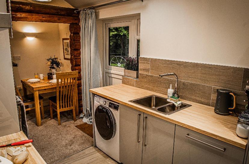 Log Cabin Coventry Bagian luar foto
